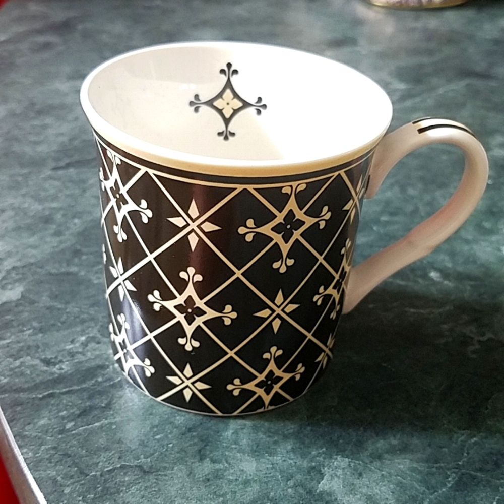 Star Trellis fine China mug